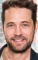 Джейсон Пристли