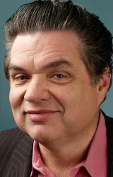 Оливер Платт