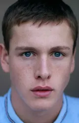 Харрис Дикинсон